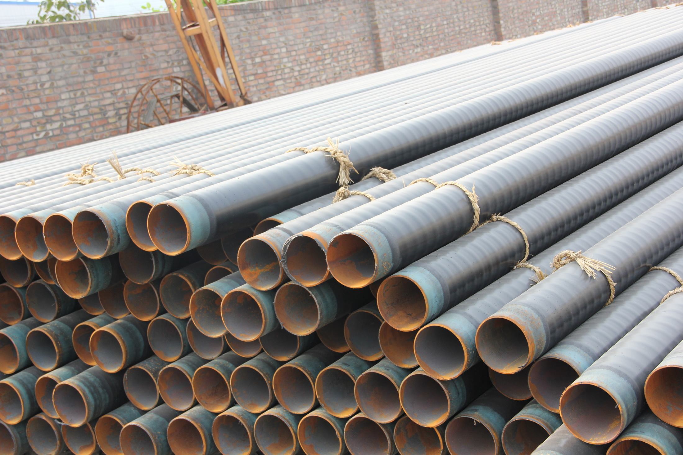 TPEP防腐鋼管生產(chǎn)廠家 高品質(zhì)管材的守護(hù)者